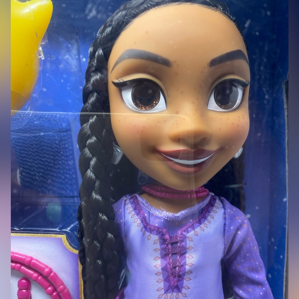 🎅🏽 Disney Wish Ultimate Asha Doll & Dress-Up Set